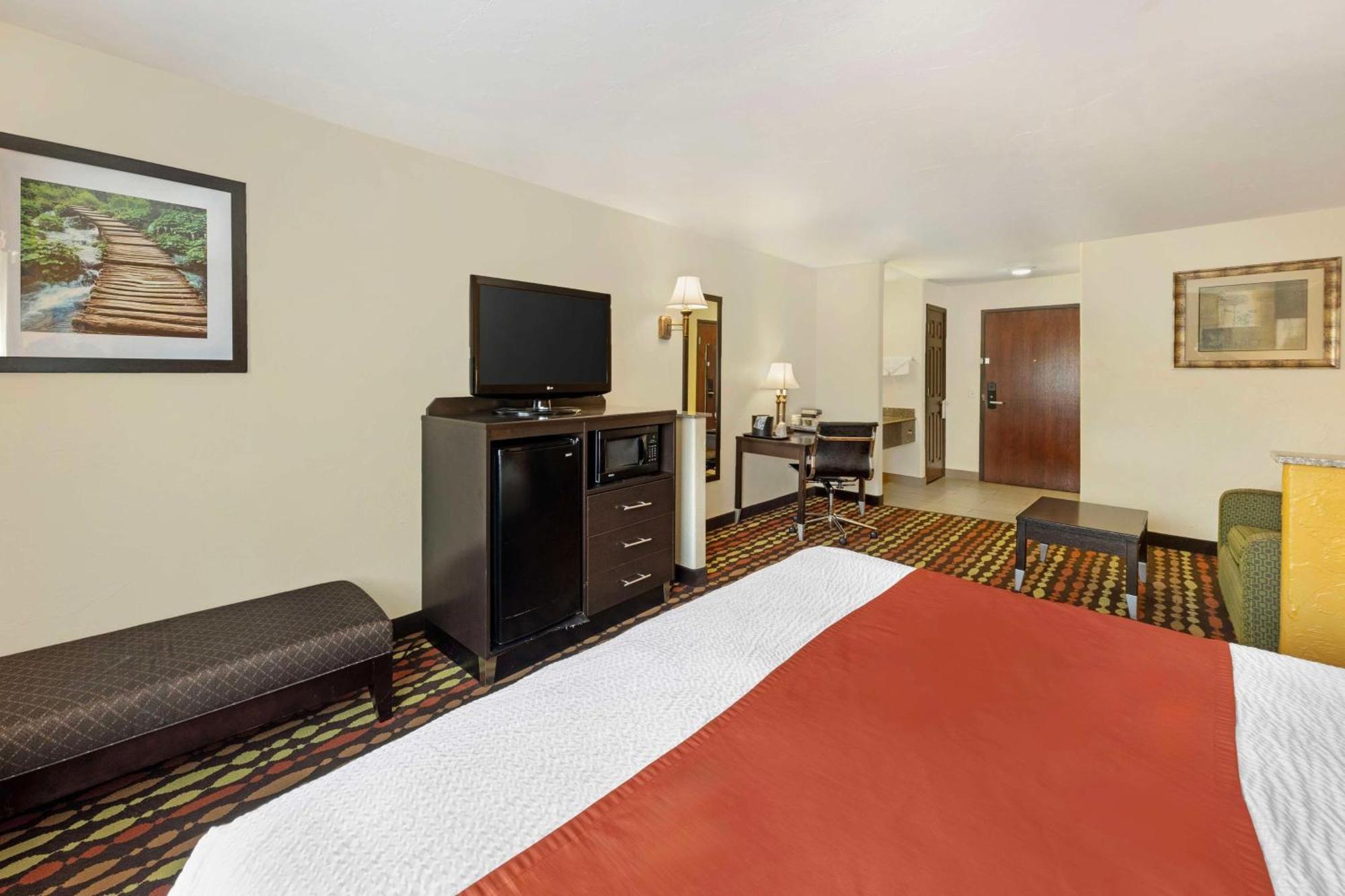 Best Western Greentree Inn & Suites Moore Exterior foto