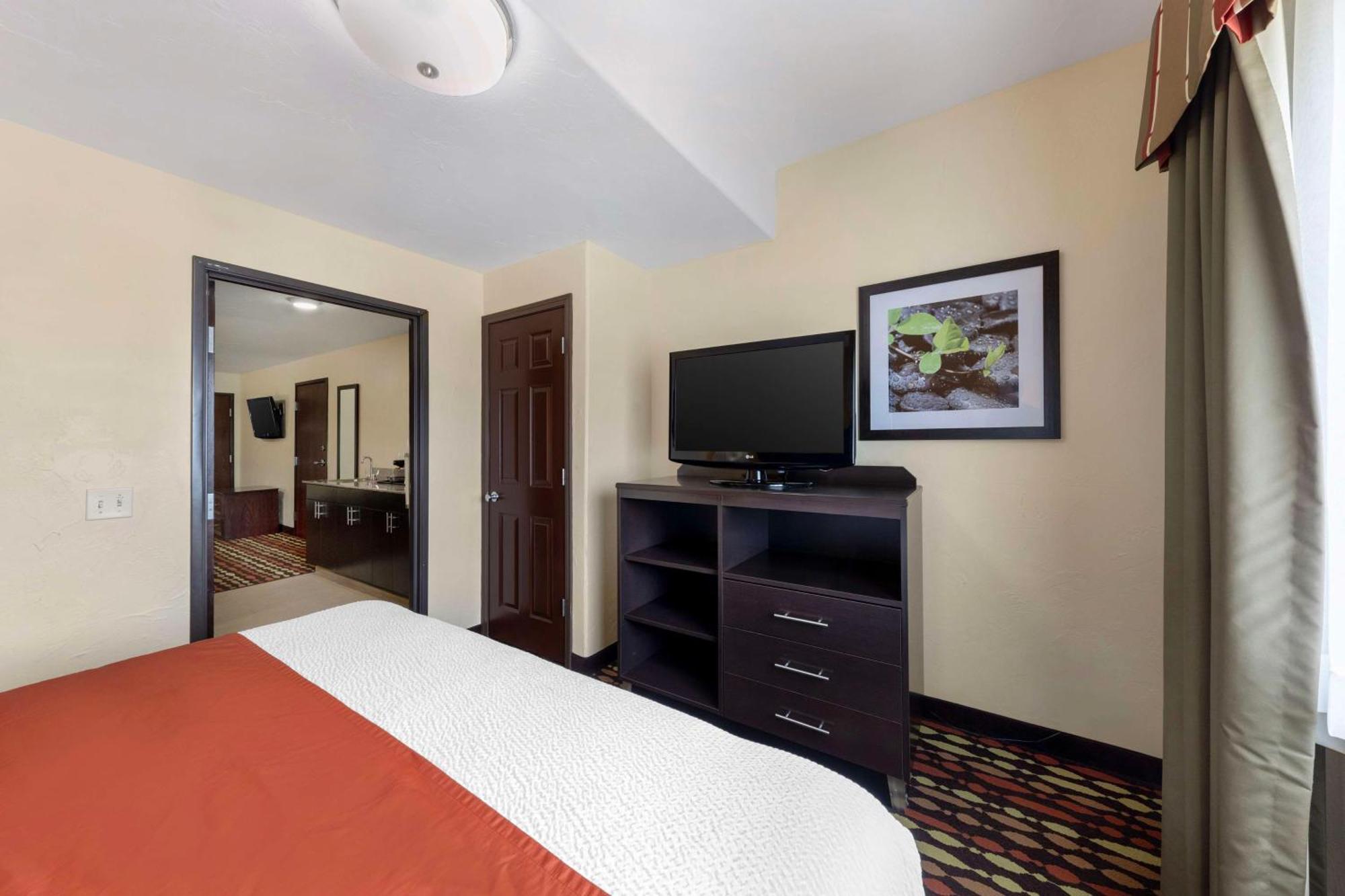 Best Western Greentree Inn & Suites Moore Exterior foto